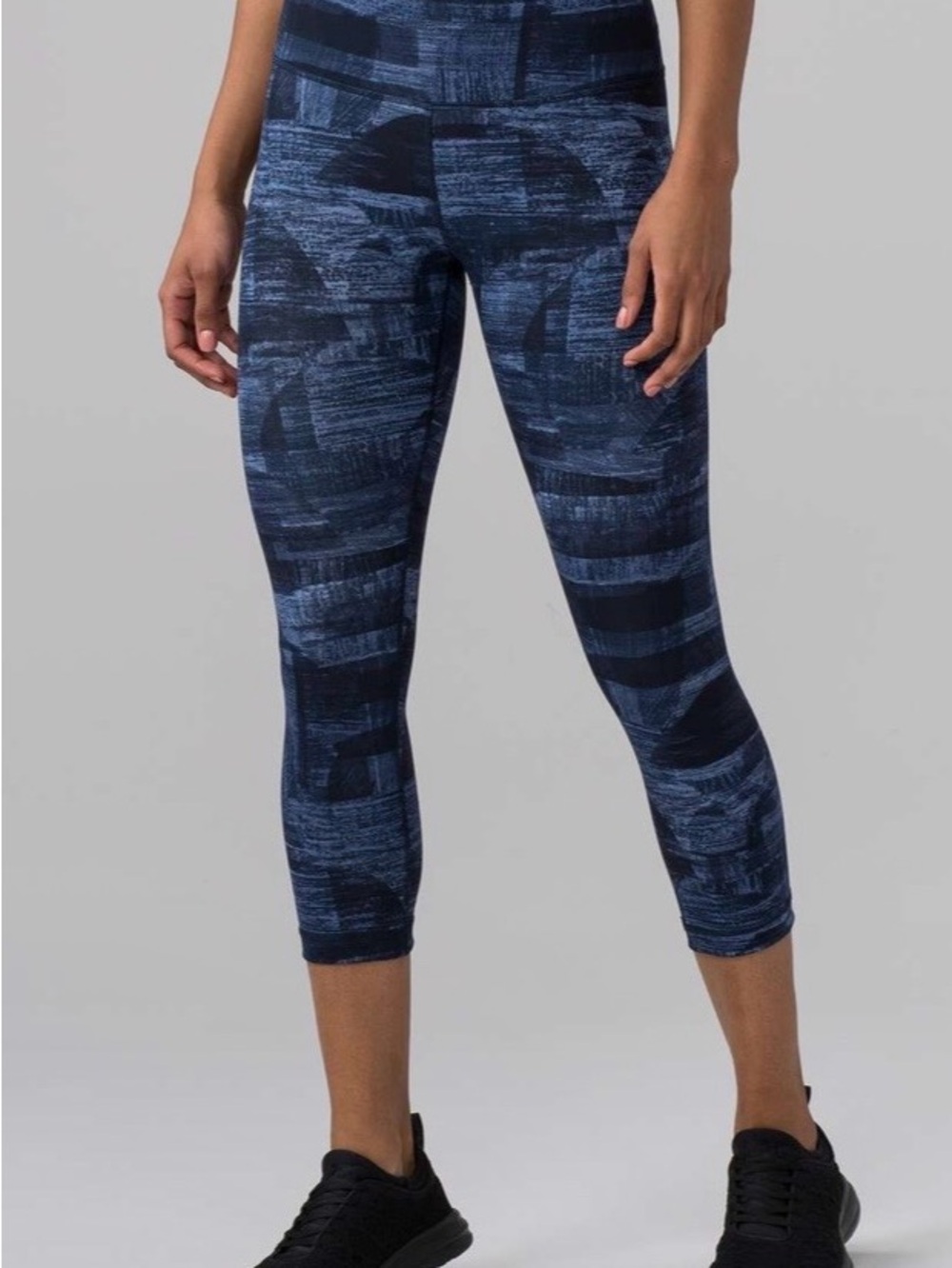 Lululemon Wunder Under Crop Hi-Rise women's size 8 navy blue